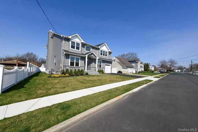 1772 Rose Street, Merrick, NY 11566