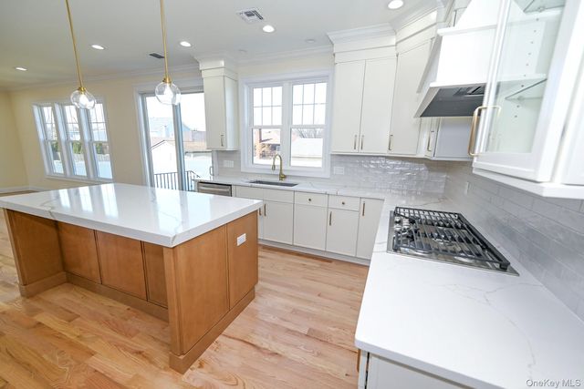 1772 Rose Street, Merrick, NY 11566