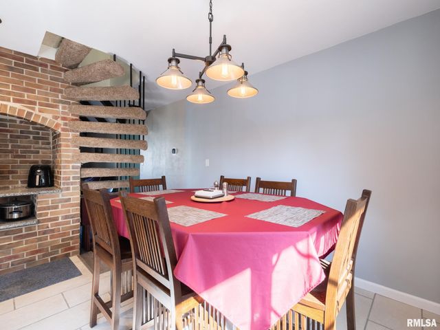 1833 HIGHWOOD Avenue, Pekin, IL 61554