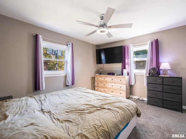 1833 HIGHWOOD Avenue, Pekin, IL 61554