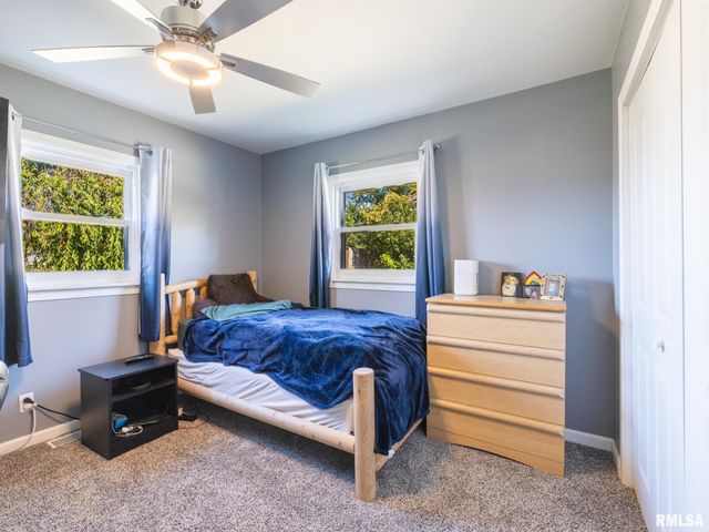 1833 HIGHWOOD Avenue, Pekin, IL 61554