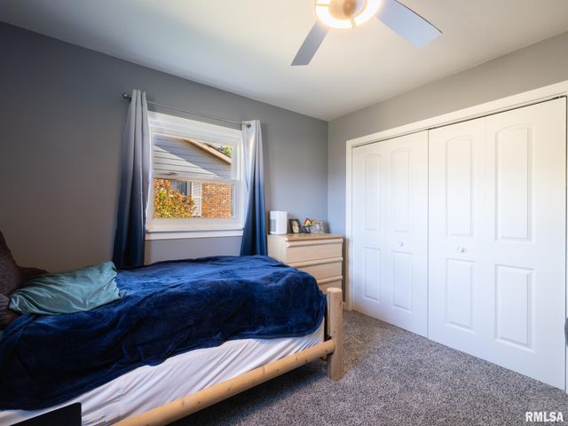 1833 HIGHWOOD Avenue, Pekin, IL 61554