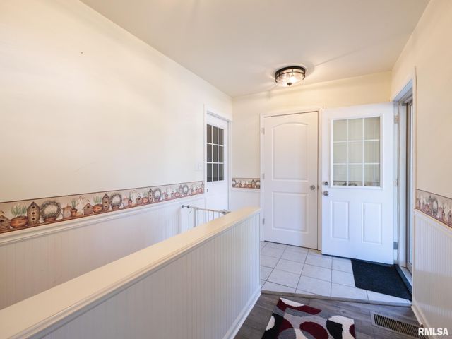 1833 HIGHWOOD Avenue, Pekin, IL 61554