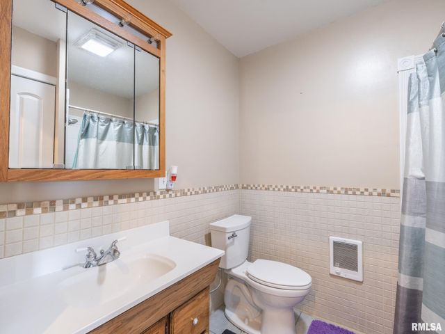 1833 HIGHWOOD Avenue, Pekin, IL 61554