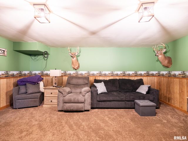 1833 HIGHWOOD Avenue, Pekin, IL 61554