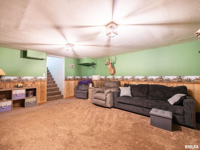 1833 HIGHWOOD Avenue, Pekin, IL 61554