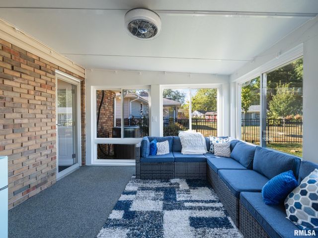 1833 HIGHWOOD Avenue, Pekin, IL 61554