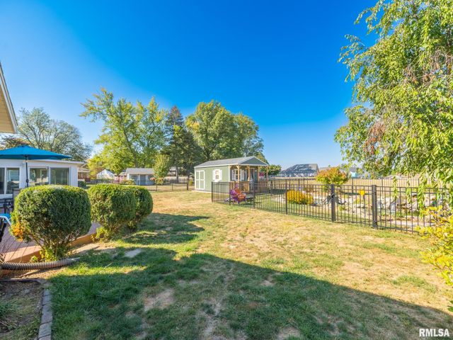 1833 HIGHWOOD Avenue, Pekin, IL 61554