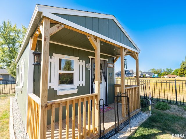 1833 HIGHWOOD Avenue, Pekin, IL 61554