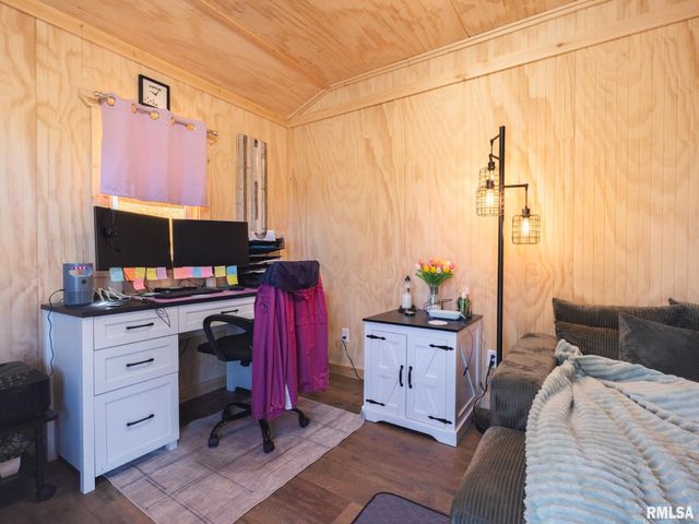 1833 HIGHWOOD Avenue, Pekin, IL 61554