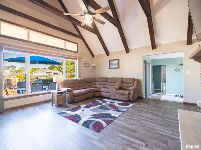 1833 HIGHWOOD Avenue, Pekin, IL 61554