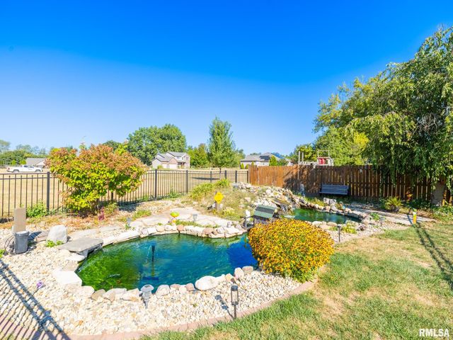 1833 HIGHWOOD Avenue, Pekin, IL 61554