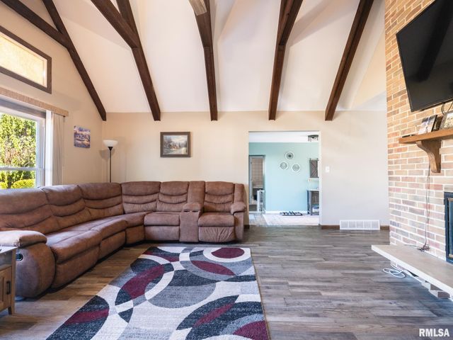 1833 HIGHWOOD Avenue, Pekin, IL 61554