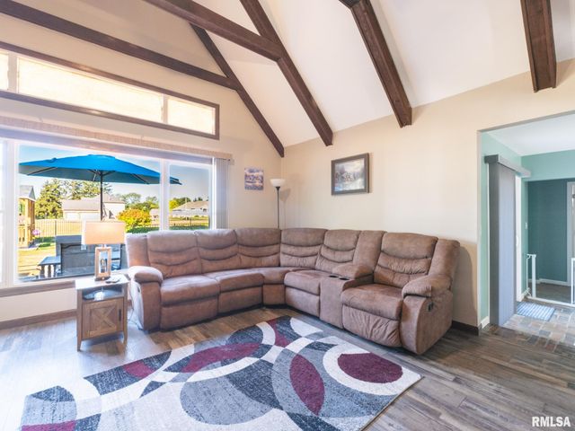 1833 HIGHWOOD Avenue, Pekin, IL 61554