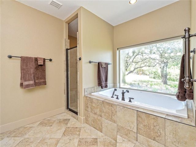 115 Hill LOOP, Spicewood, TX 78669