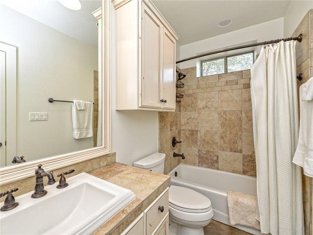 115 Hill LOOP, Spicewood, TX 78669