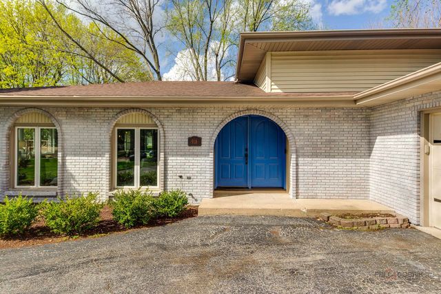 918 Bedford Lane, Libertyville, IL 60048