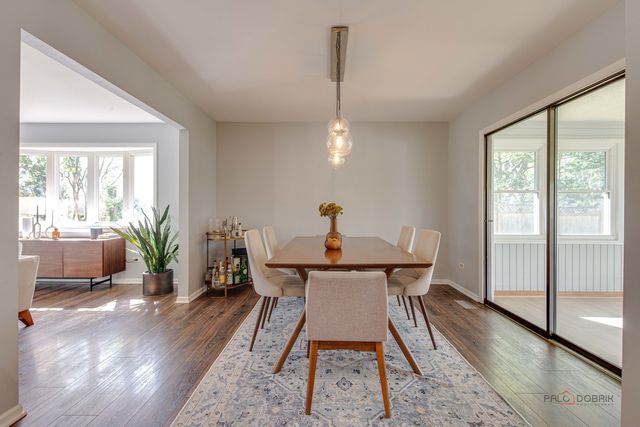 918 Bedford Lane, Libertyville, IL 60048