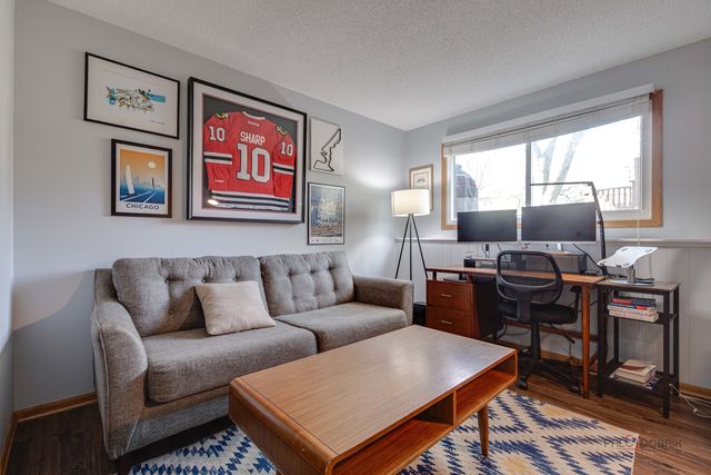 918 Bedford Lane, Libertyville, IL 60048