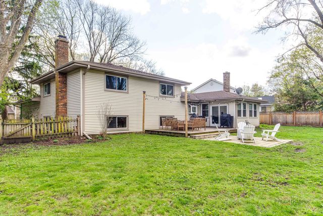 918 Bedford Lane, Libertyville, IL 60048