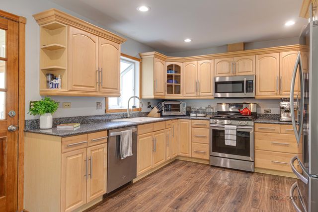 918 Bedford Lane, Libertyville, IL 60048