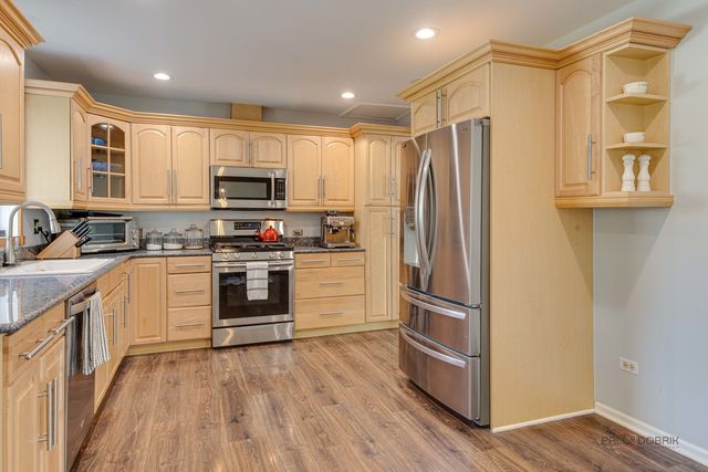 918 Bedford Lane, Libertyville, IL 60048