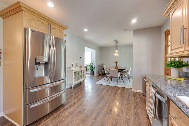 918 Bedford Lane, Libertyville, IL 60048