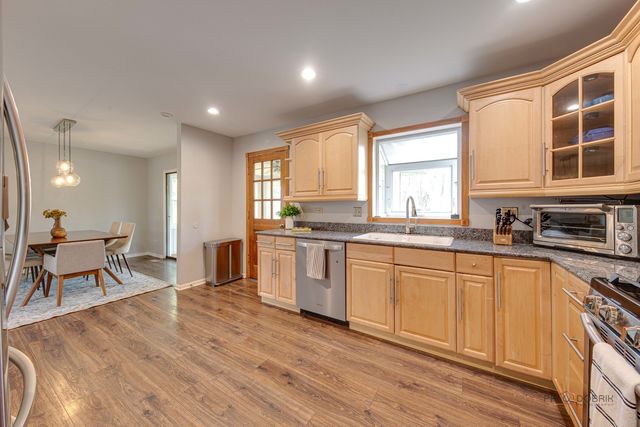 918 Bedford Lane, Libertyville, IL 60048