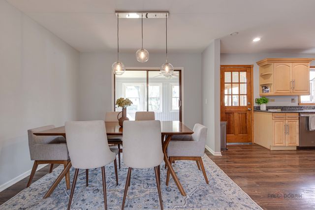 918 Bedford Lane, Libertyville, IL 60048