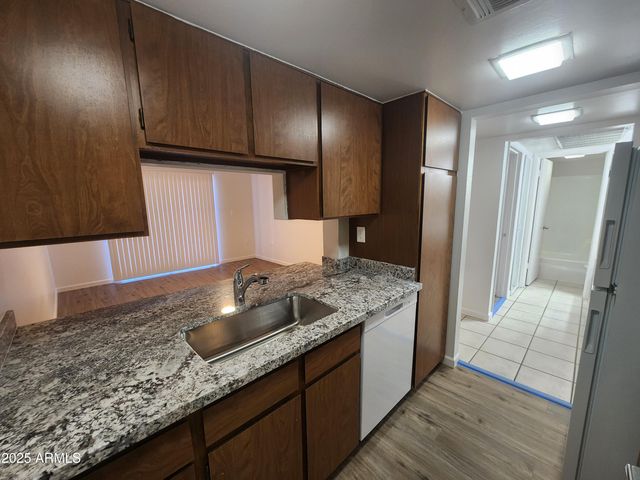 3033 E DEVONSHIRE Avenue 1028, Phoenix, AZ 85016