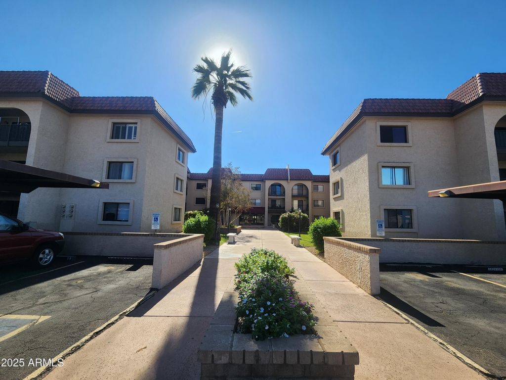 3033 E DEVONSHIRE Avenue 1028, Phoenix, AZ 85016