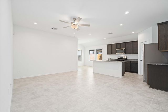 7507 Fierce Friesian Lane, Rosharon, TX 77583