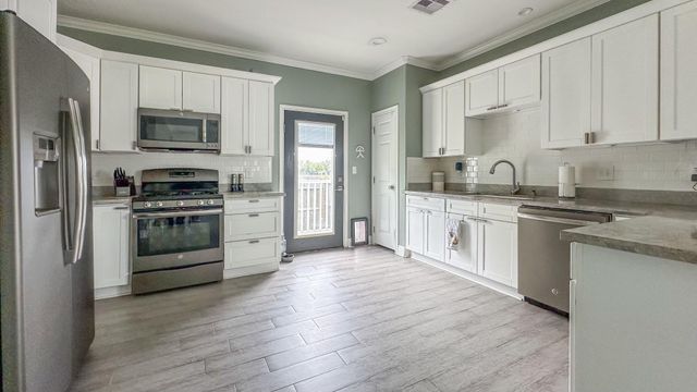 7307 Magnolia Blossom, Galveston, TX 77551
