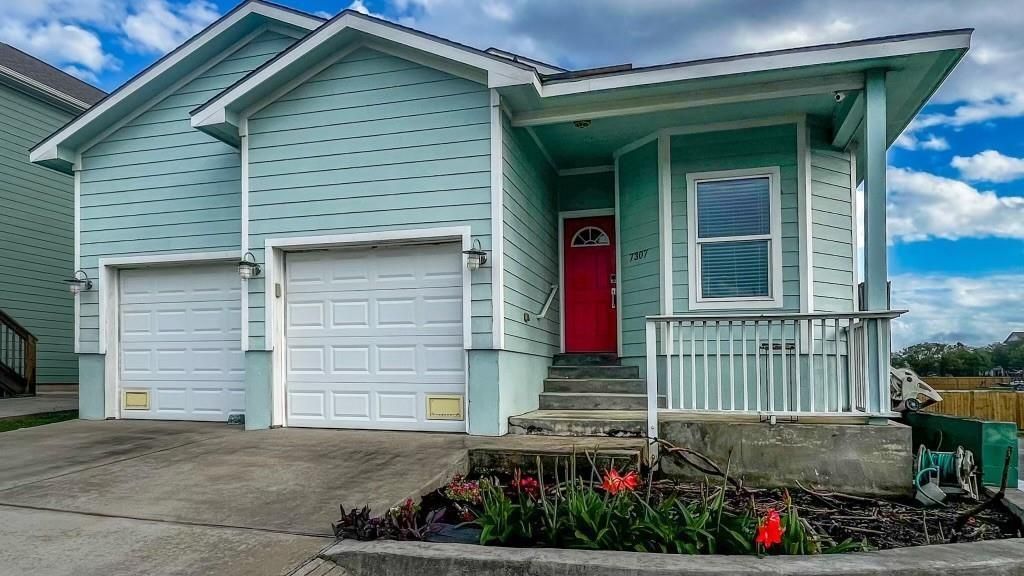 7307 Magnolia Blossom, Galveston, TX 77551