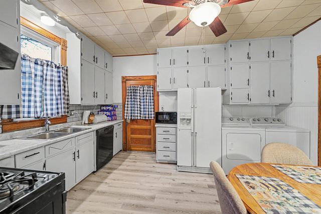 407 Putnam Ave, Salina, KS 67401
