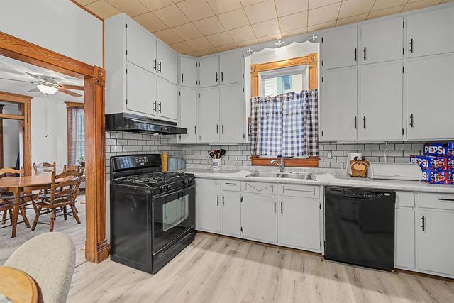407 Putnam Ave, Salina, KS 67401