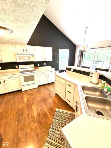 17870 Village Center Drive, Noblesville, IN 46062