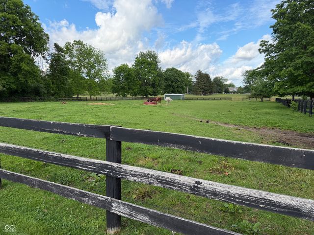 17870 Village Center Drive, Noblesville, IN 46062