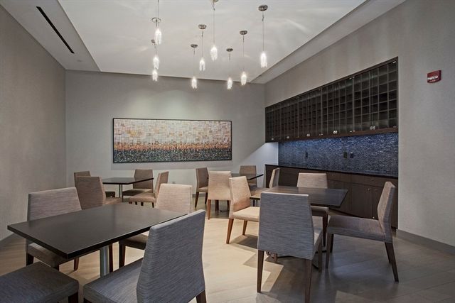 580 Washington 1407, Boston, MA 02111