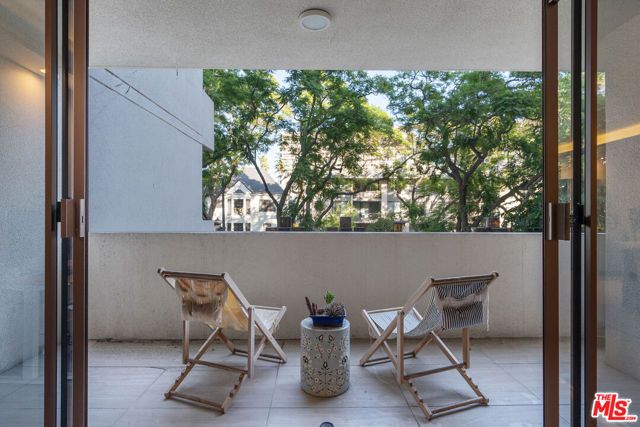 325 N Oakhurst Drive 203, Beverly Hills, CA 90210