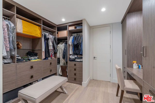 325 N Oakhurst Drive 203, Beverly Hills, CA 90210