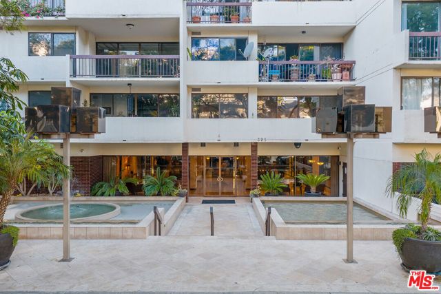 325 N Oakhurst Drive 203, Beverly Hills, CA 90210