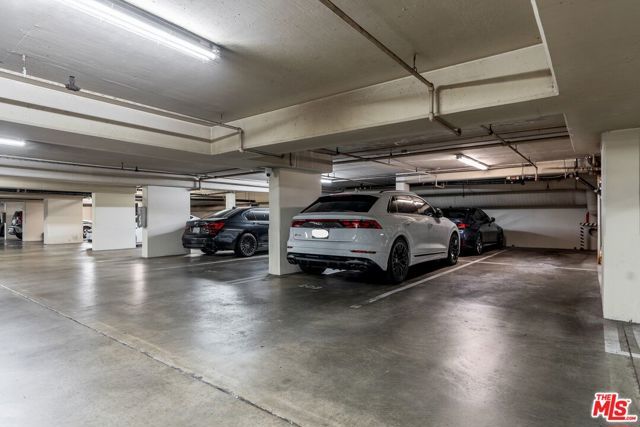 325 N Oakhurst Drive 203, Beverly Hills, CA 90210