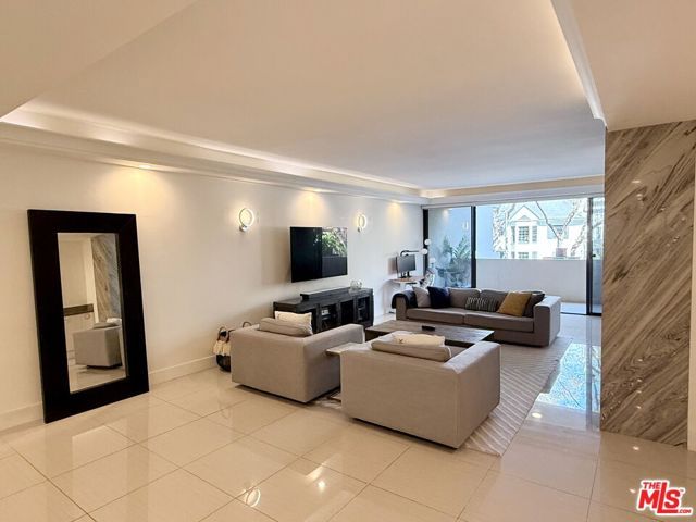 325 N Oakhurst Drive 203, Beverly Hills, CA 90210