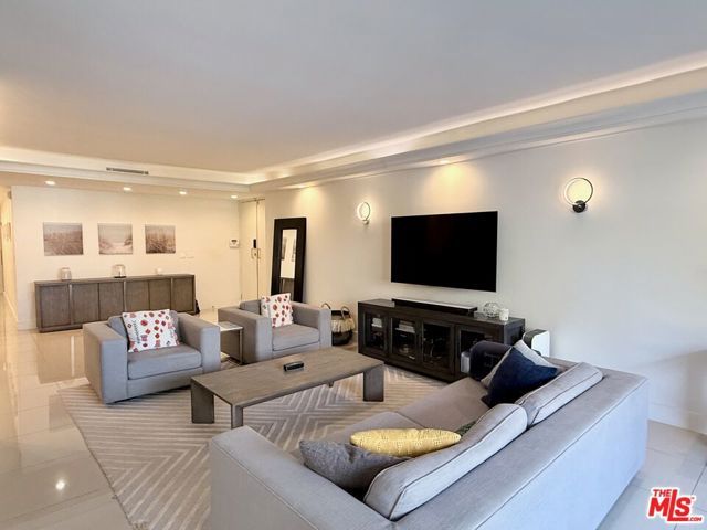 325 N Oakhurst Drive 203, Beverly Hills, CA 90210