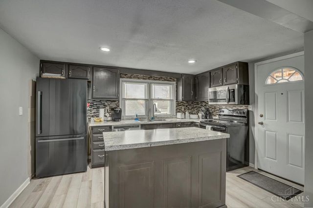 483 Valley View Drive, South Lebanon, OH 45065