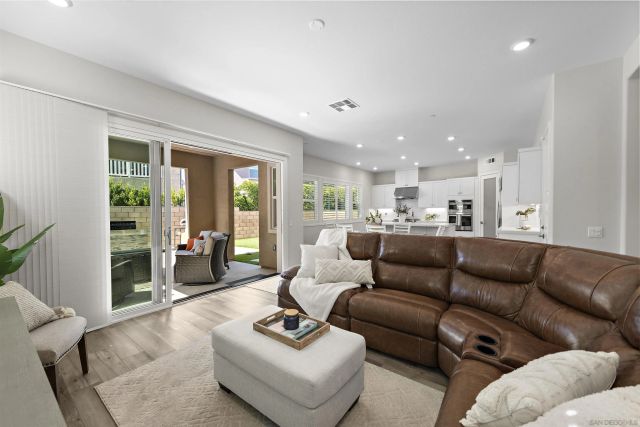 624 Pelion, Lake Forest, CA 92630