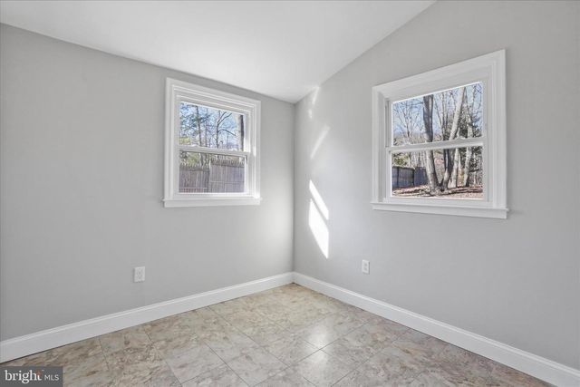 1127 AUDUBON RD, Hedgesville, WV 25427