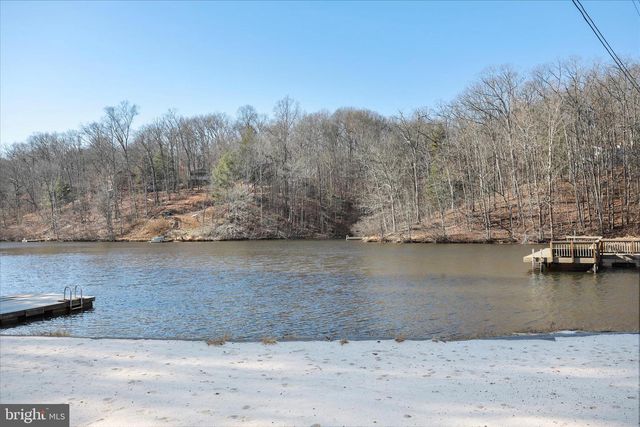 1127 AUDUBON RD, Hedgesville, WV 25427