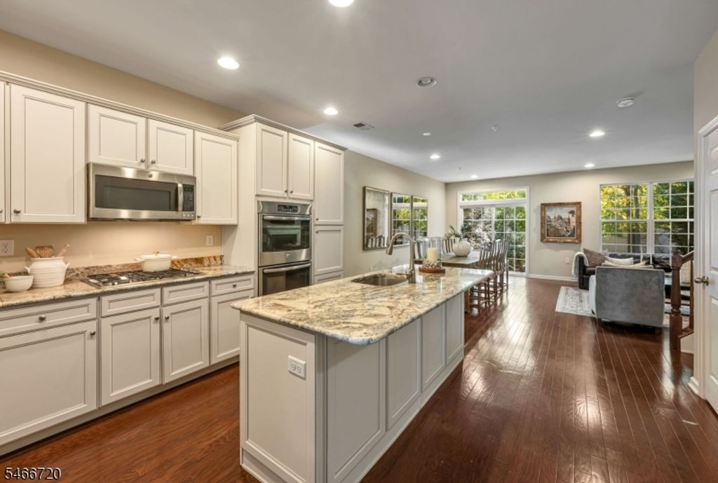 16 Pineview Dr 202, Waldwick Boro, NJ 07463 — photo 5